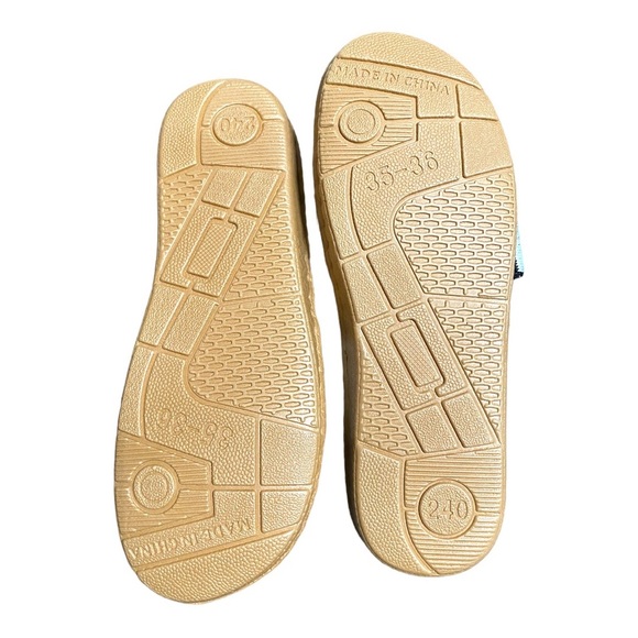 New Womens House Slippers Size 5 - Picture 2 of 2